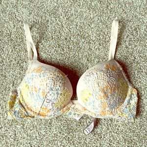 Victoria Secret Bra 30c